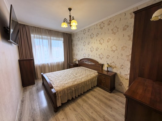 Продам двухкомнатную (2-комн.) квартиру, Жиленкова ул, 8Б, Калининград г