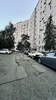 Продам трехкомнатную (3-комн.) квартиру, 1 мкр, 47, Кропоткин г
