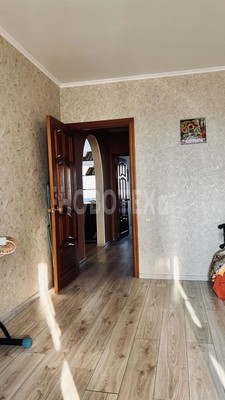 Продам трехкомнатную (3-комн.) квартиру, 1 мкр, 47, Кропоткин г