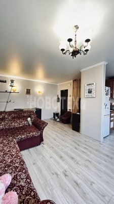 Продам трехкомнатную (3-комн.) квартиру, 1 мкр, 47, Кропоткин г