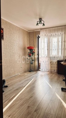 Продам трехкомнатную (3-комн.) квартиру, 1 мкр, 47, Кропоткин г