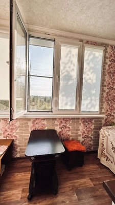Продам трехкомнатную (3-комн.) квартиру, 1 мкр, 47, Кропоткин г