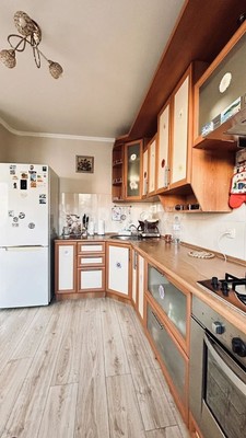 Продам трехкомнатную (3-комн.) квартиру, 1 мкр, 47, Кропоткин г