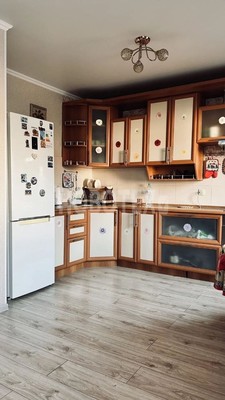 Продам трехкомнатную (3-комн.) квартиру, 1 мкр, 47, Кропоткин г