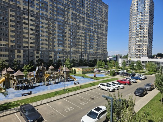 Продам двухкомнатную (2-комн.) квартиру, им. Мачуги В.Н. ул, 166кА, Краснодар г