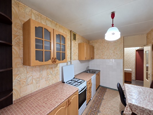Продам однокомнатную (1-комн.) квартиру, Болотная ул, 38к4, Москва г