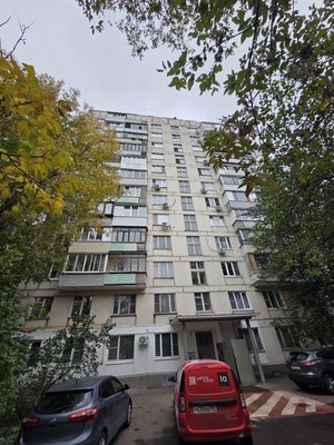 Продам однокомнатную (1-комн.) квартиру, Болотная ул, 38к4, Москва г