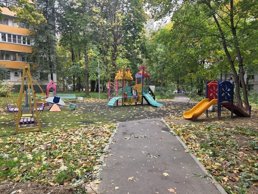 Продам однокомнатную (1-комн.) квартиру, Болотная ул, 38к4, Москва г