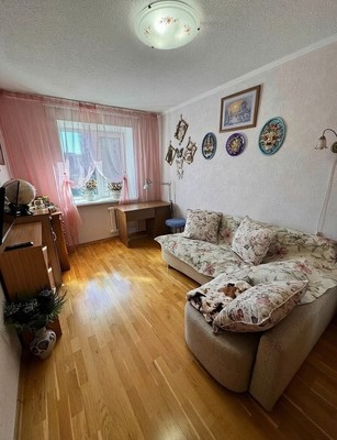 Продам трехкомнатную (3-комн.) квартиру, Академика Парина ул, 6, Казань г