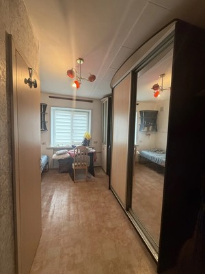 Продам комнату в 5-комн. квартире, Московская ул, 6, Великий Новгород г