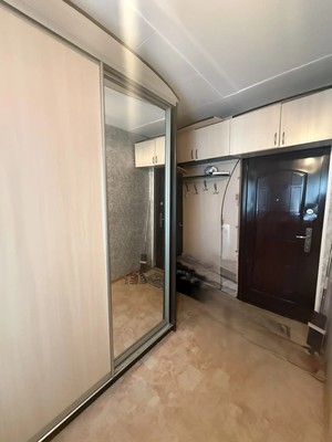 Продам комнату в 5-комн. квартире, Московская ул, 6, Великий Новгород г