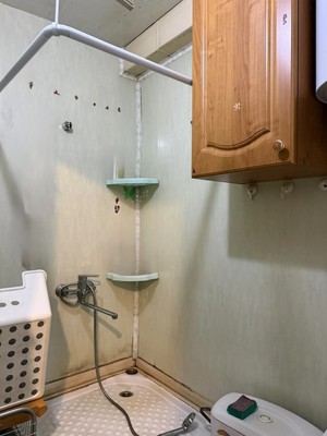 Продам комнату в 5-комн. квартире, Московская ул, 6, Великий Новгород г