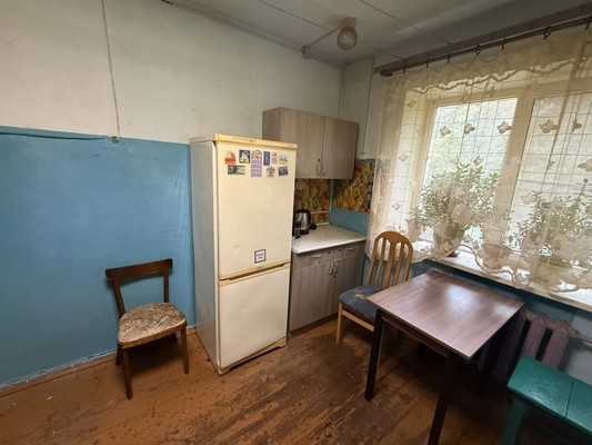 Продам комнату в 5-комн. квартире, Московская ул, 6, Великий Новгород г