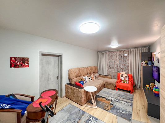 Продам трехкомнатную (3-комн.) квартиру, Лавочкина ул, 44к3, Москва г