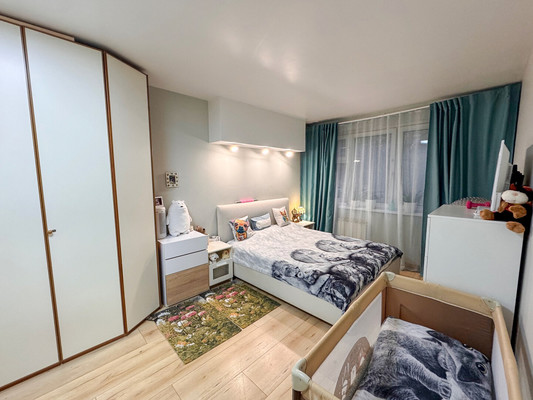 Продам трехкомнатную (3-комн.) квартиру, Лавочкина ул, 44к3, Москва г