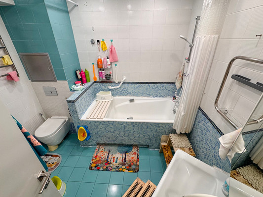 Продам трехкомнатную (3-комн.) квартиру, Лавочкина ул, 44к3, Москва г