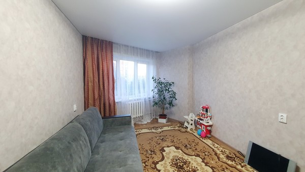 Продам трехкомнатную (3-комн.) квартиру, Катукова ул, 30, Липецк г