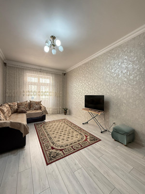 Продам трехкомнатную (3-комн.) квартиру, Толстого ул, 180кБ, Нальчик г