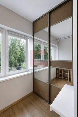 Продам двухкомнатную (2-комн.) квартиру, Стрелковая ул, 8, Калининград г
