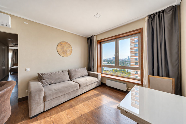 Продам многокомнатную квартиру, 100 кв-л, 1к3, Москва г