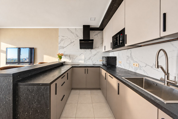 Продам многокомнатную квартиру, 100 кв-л, 1к3, Москва г