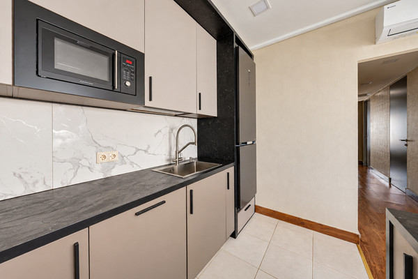 Продам многокомнатную квартиру, 100 кв-л, 1к3, Москва г