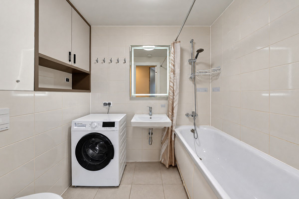 Продам многокомнатную квартиру, 100 кв-л, 1к3, Москва г