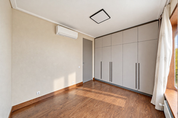 Продам многокомнатную квартиру, 100 кв-л, 1к3, Москва г