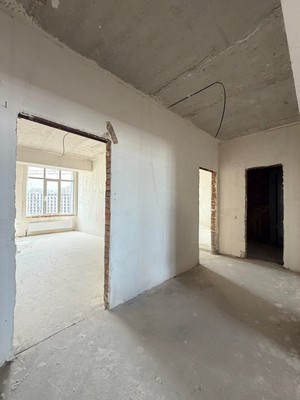 Продам трехкомнатную (3-комн.) квартиру, Тлостанова ул, 28кб, Нальчик г