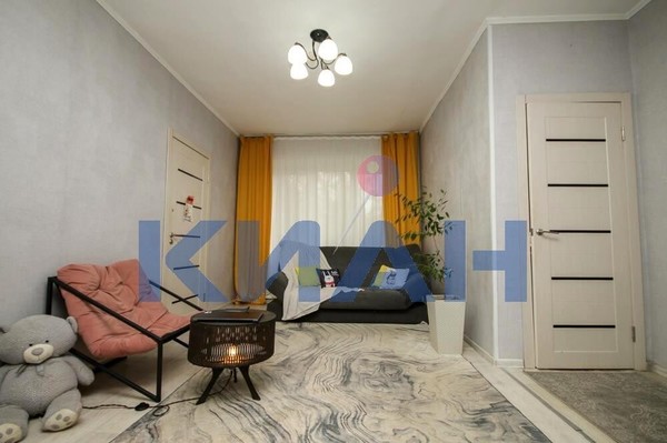 Продам двухкомнатную (2-комн.) квартиру, Московская ул, 3а, Красноярск г