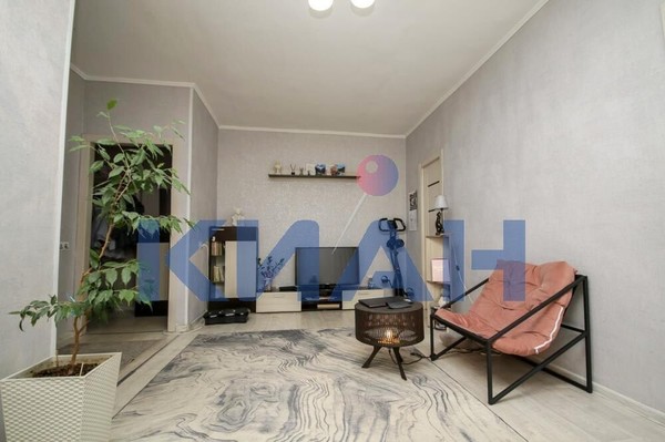 Продам двухкомнатную (2-комн.) квартиру, Московская ул, 3а, Красноярск г
