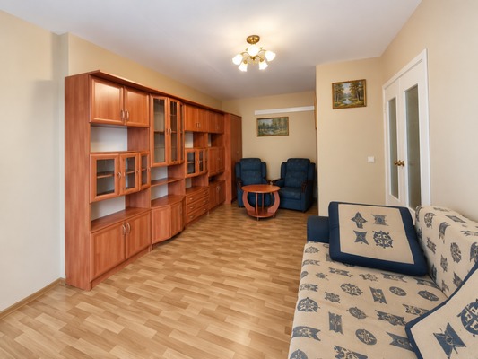 Продам трехкомнатную (3-комн.) квартиру, 5, Синьково с