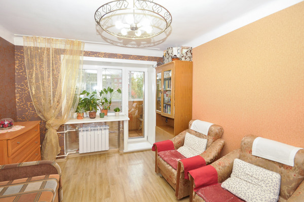 Продам многокомнатную квартиру, Ватутина ул, 33, Новосибирск г