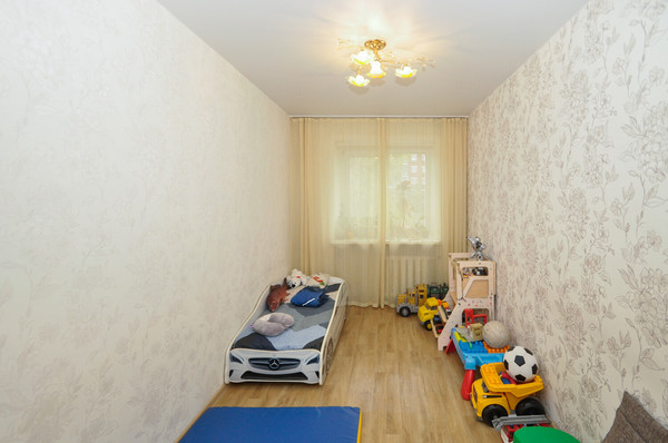 Продам многокомнатную квартиру, Ватутина ул, 33, Новосибирск г