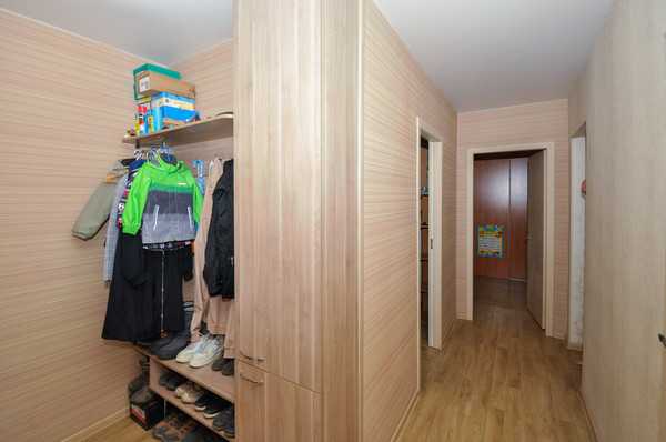 Продам многокомнатную квартиру, Ватутина ул, 33, Новосибирск г