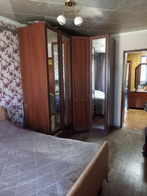 Продам трехкомнатную (3-комн.) квартиру, Школьная ул, 19, Русско-Семеновский п