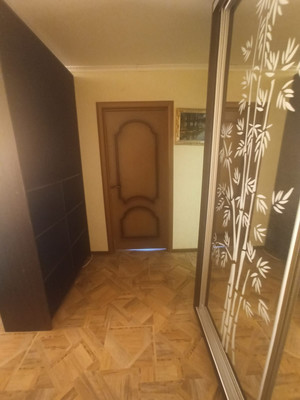 Продам двухкомнатную (2-комн.) квартиру, Поповкина ул, 16, Симферополь г