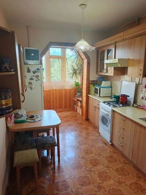 Продам трехкомнатную (3-комн.) квартиру, Залесская ул, 70А, Симферополь г
