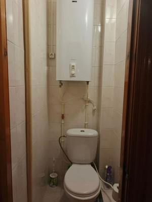 Продам трехкомнатную (3-комн.) квартиру, Залесская ул, 70А, Симферополь г