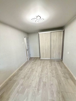 Продам двухкомнатную (2-комн.) квартиру, Севастопольская ул, 41/5, Симферополь г