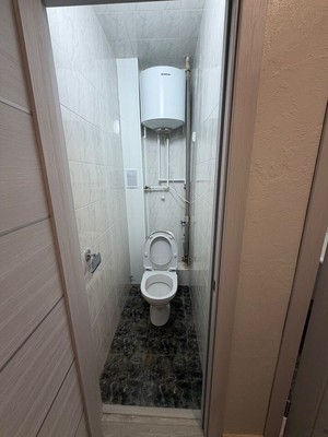 Продам двухкомнатную (2-комн.) квартиру, Севастопольская ул, 41/5, Симферополь г