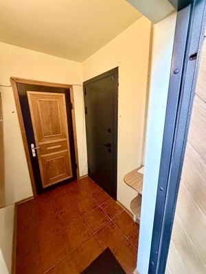 Продам двухкомнатную (2-комн.) квартиру, Севастопольская ул, 41/5, Симферополь г