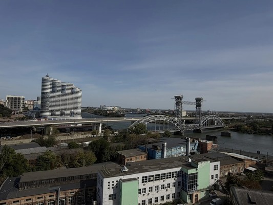 Продам трехкомнатную (3-комн.) квартиру, Привокзальная ул, 3, Ростов-на-Дону г