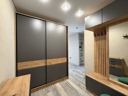 Продам трехкомнатную (3-комн.) квартиру, Привокзальная ул, 3, Ростов-на-Дону г