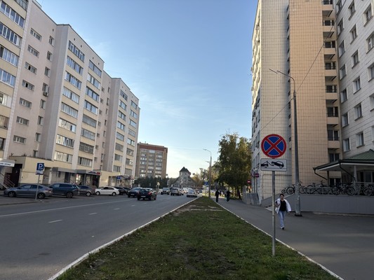 Продам однокомнатную (1-комн.) квартиру, Амирхана Еники ул, 3, Казань г