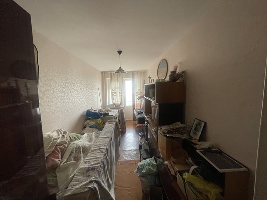 Продам трехкомнатную (3-комн.) квартиру, Кирова пр-кт, 7А, Симферополь г