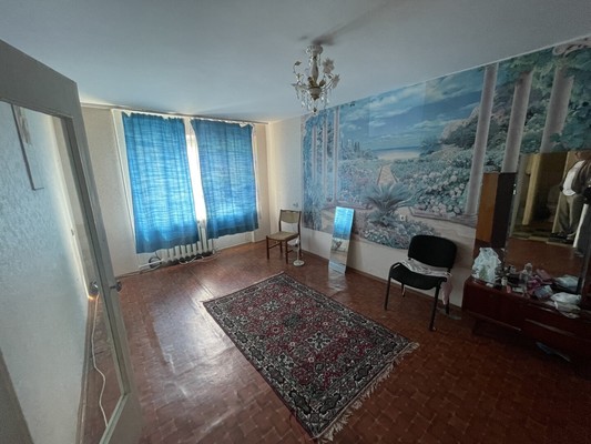 Продам трехкомнатную (3-комн.) квартиру, Кирова пр-кт, 7А, Симферополь г