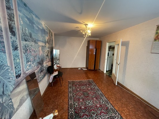 Продам трехкомнатную (3-комн.) квартиру, Кирова пр-кт, 7А, Симферополь г