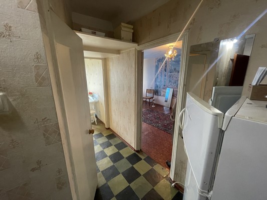 Продам трехкомнатную (3-комн.) квартиру, Кирова пр-кт, 7А, Симферополь г