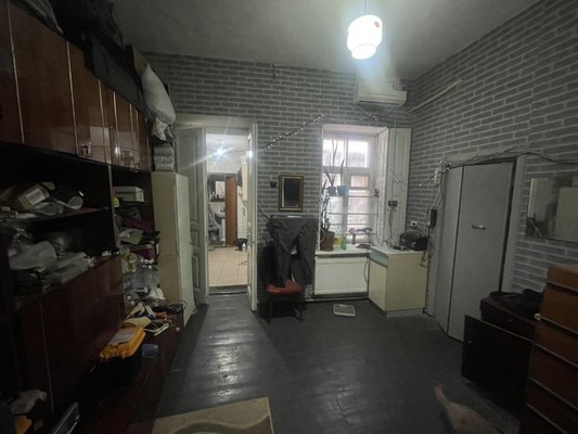 Продам двухкомнатную (2-комн.) квартиру, Училищная ул, 16, Симферополь г